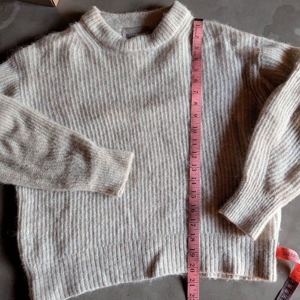 Everlane | The Cocoon Alpaca Crew |  Almond | Small - Picture 9 of 16
